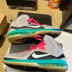 Nike Zoom LeBron 9 P.S. Elite South Beach Pre-Heat – Size 11 Preowned